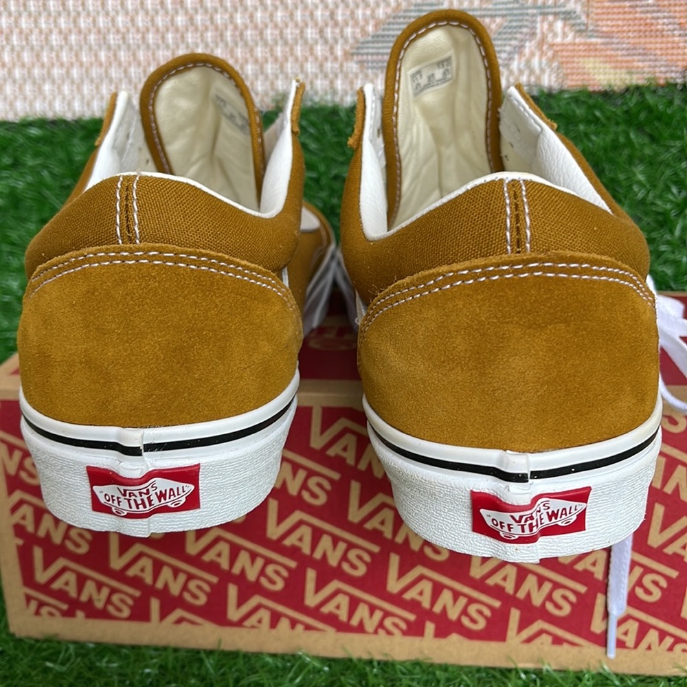 Vans WMNS Old Skool
Color Theory Golden Brown
VN0005UF1M7
Sneakers - Picture 14 of 16